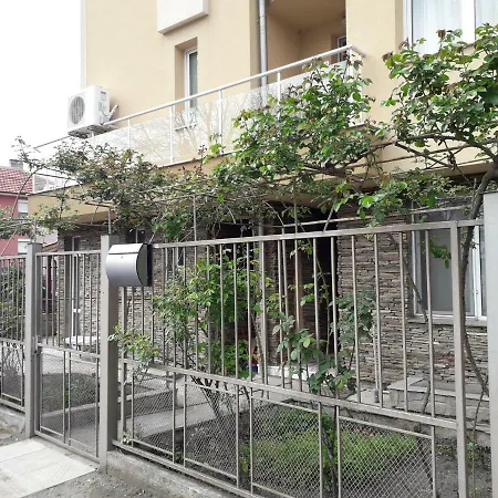Ganz Real Estate Sarafovo 5 * ブルガス