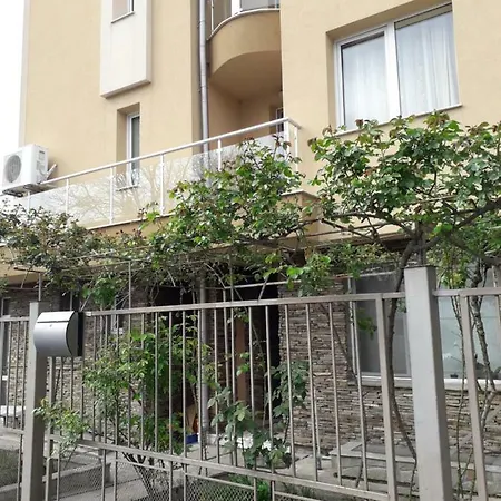 Ganz Real Estate Sarafovo 5 Apartment